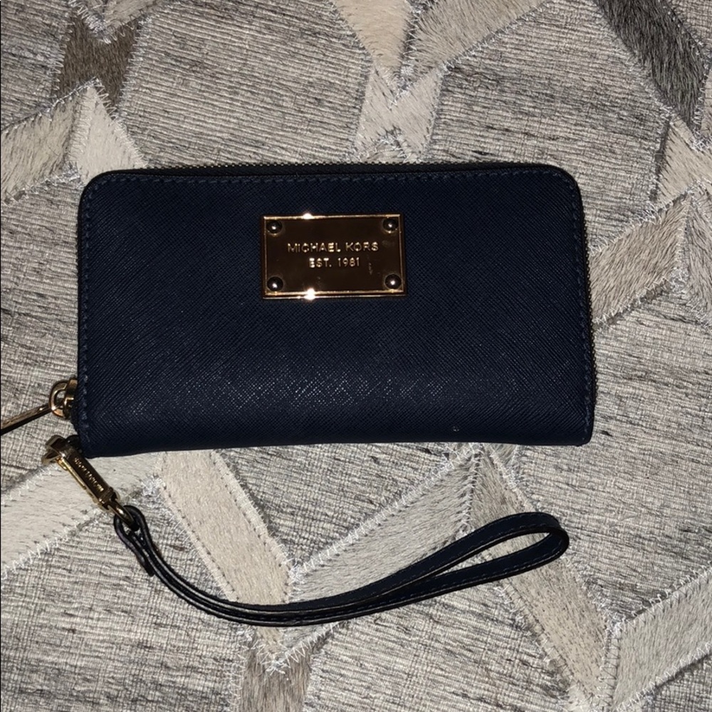 NAVY MICHAEL KORS WRISTLET